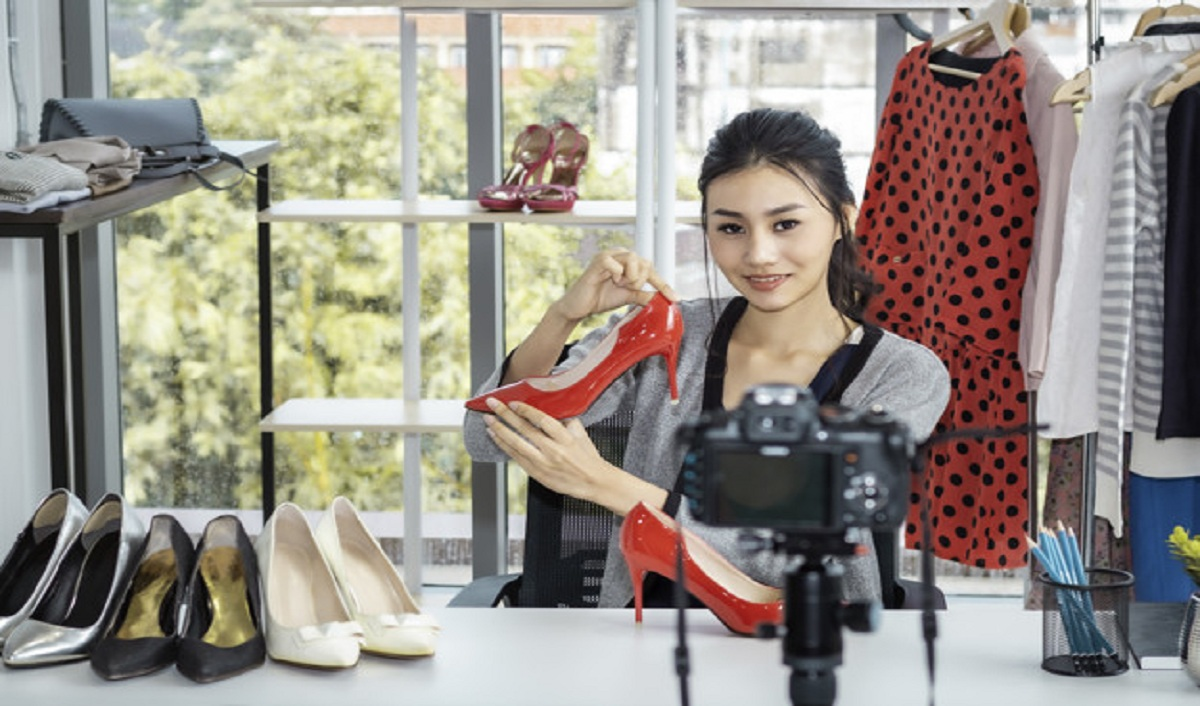 /img/content-blog-raw-blog-what-is-livestream-ecommerce-untitled-4.png